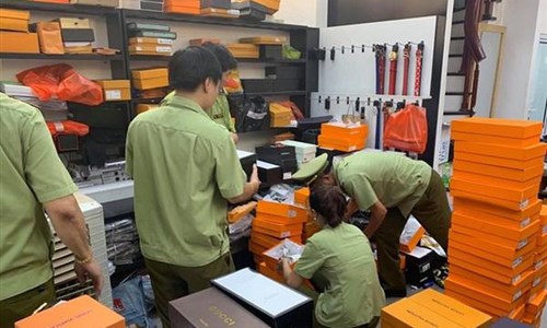 Phạt hơn 125 triệu đồng 7 cửa hàng kinh doanh hàng nhái, không rõ nguồn gốc tại Bắc Ninh